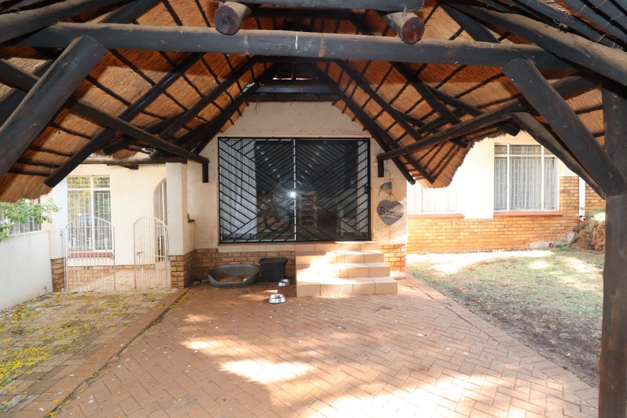 To Let 4 Bedroom Property for Rent in Wilkoppies North West